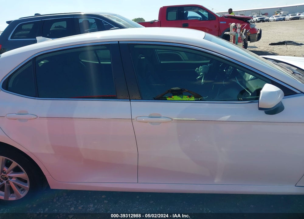 2022 TOYOTA CAMRY LE VIN: 4T1C11AK4NU658352