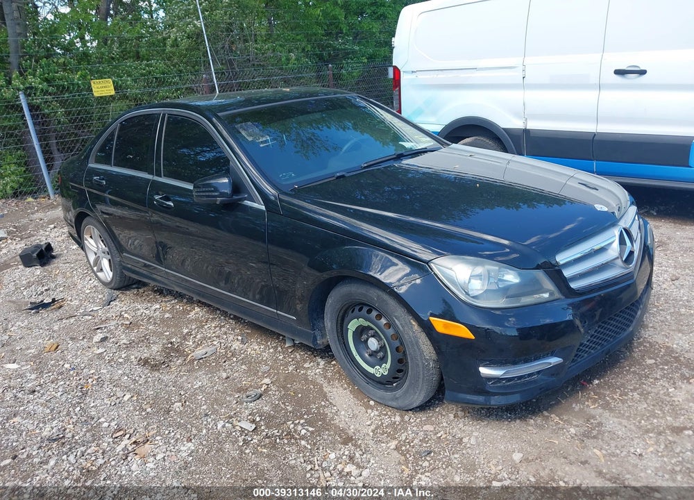 2013 MERCEDES-BENZ C 250 LUXURY/SPORT VIN: WDDGF4HB0DR285008