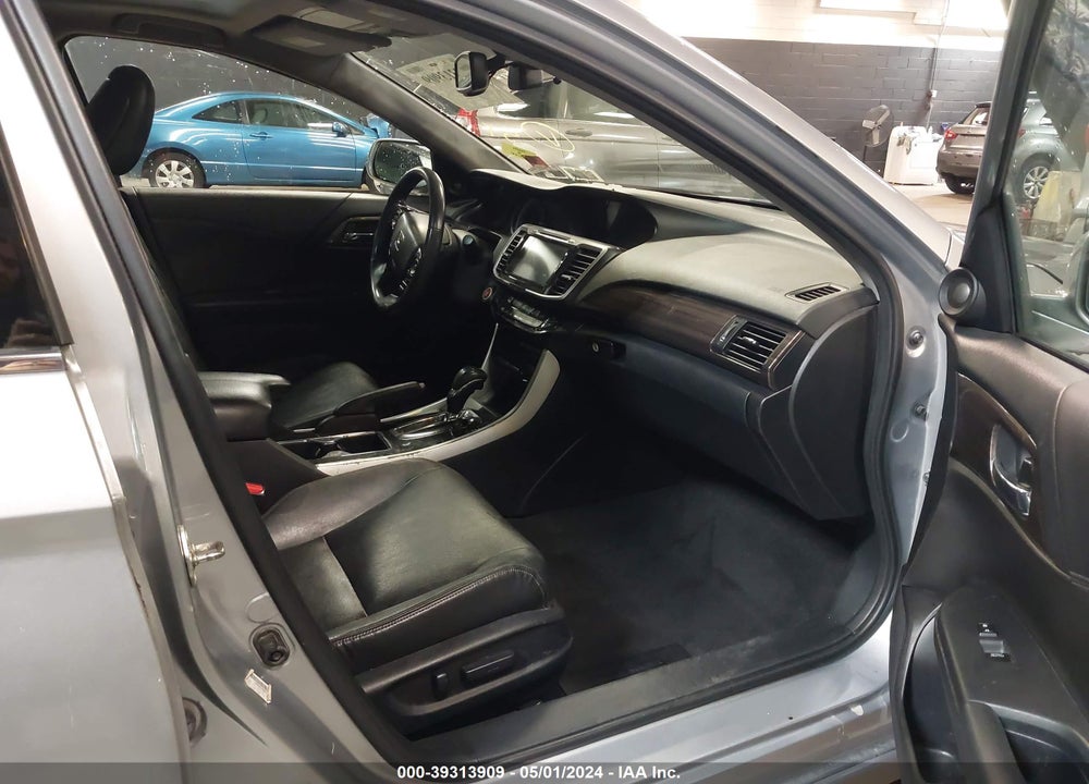 2017 HONDA ACCORD TOURING V6 VIN: 1HGCR3F94HA023993