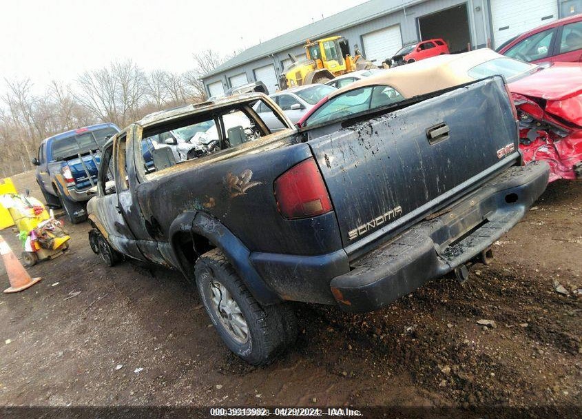 2003 GMC SONOMA SLS VIN: 1GTCT19X238153432