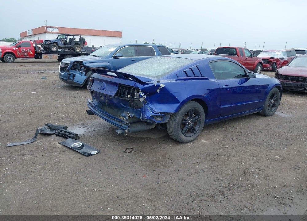 2014 FORD MUSTANG V6 VIN: 1ZVBP8AM8E5230879