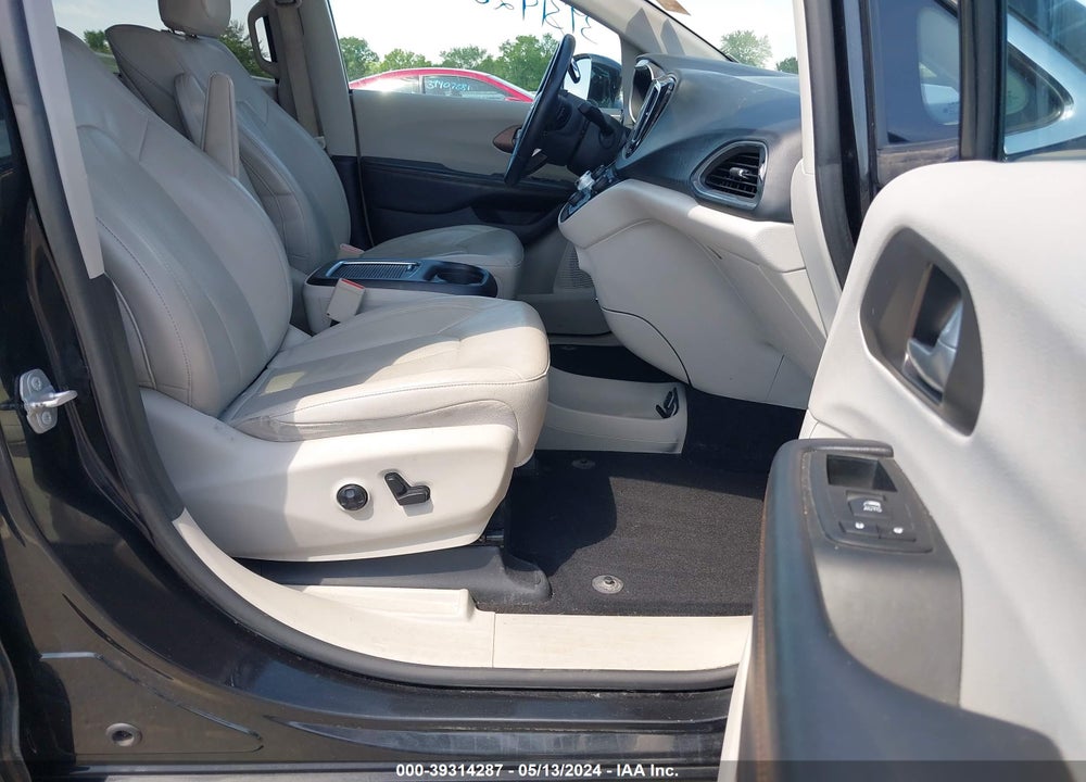 2017 CHRYSLER PACIFICA TOURING L PLUS VIN: 2C4RC1EG4HR518429