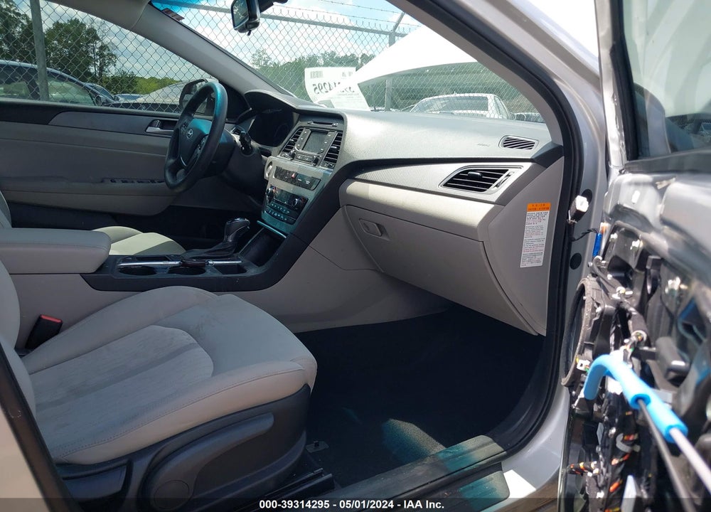 2016 HYUNDAI SONATA HYBRID SE VIN: KMHE24L15GA029053