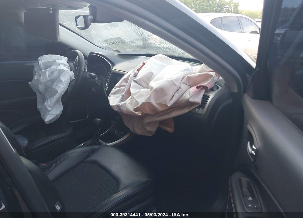 2018 JEEP COMPASS LATITUDE FWD VIN: 3C4NJCBB4JT356216