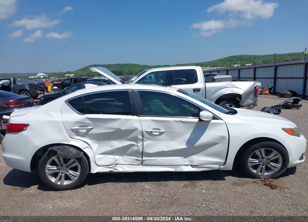 2013 ACURA ILX 2.0L VIN: 19VDE1F38DE018326