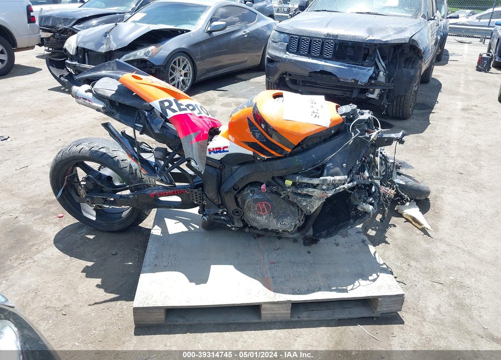 2006 HONDA CBR1000 RR VIN: JH2SC570X6M210570