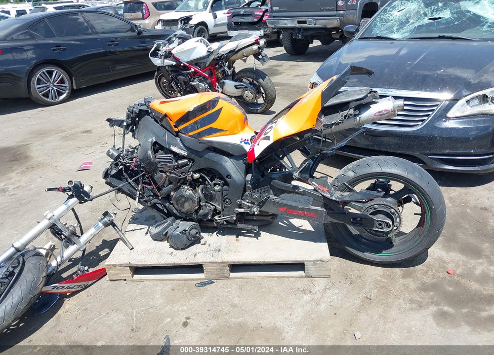 2006 HONDA CBR1000 RR VIN: JH2SC570X6M210570