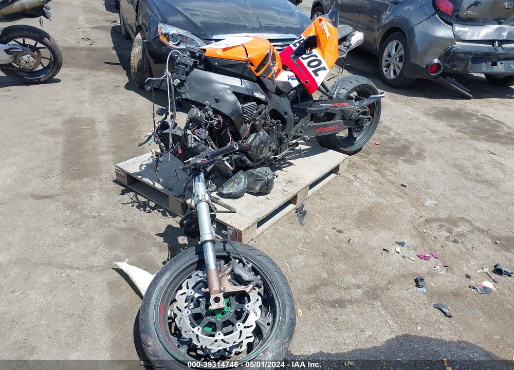 2006 HONDA CBR1000 RR VIN: JH2SC570X6M210570