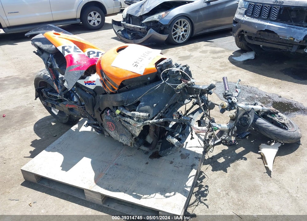 2006 HONDA CBR1000 RR VIN: JH2SC570X6M210570