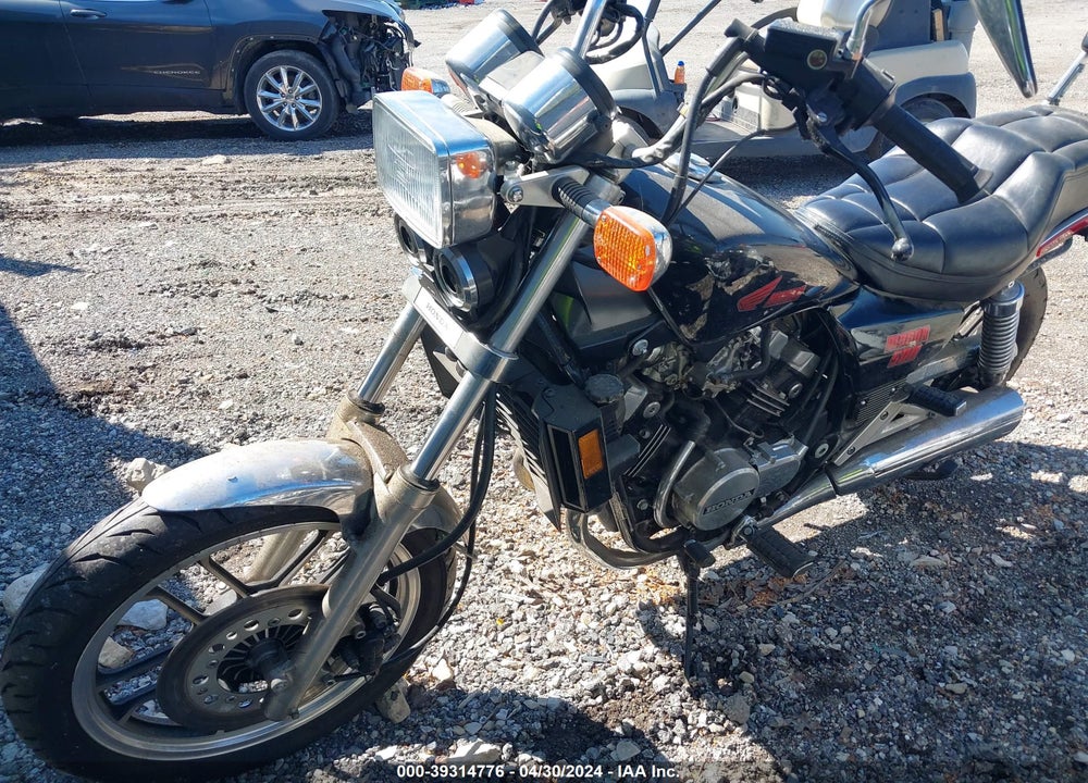 1984 HONDA VF500 C VIN: JH2PC1304EM008701