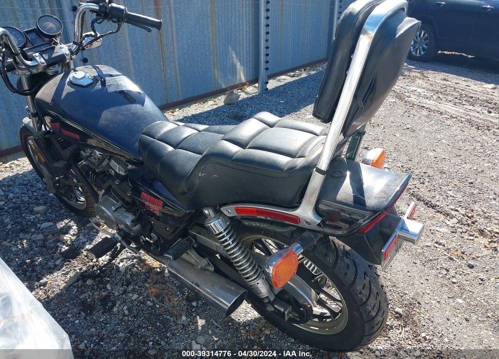 1984 HONDA VF500 C VIN: JH2PC1304EM008701