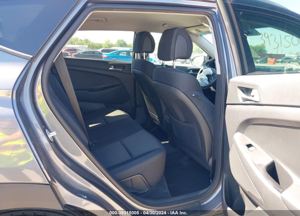 2017 HYUNDAI TUCSON SE VIN: KM8J3CA48HU565160