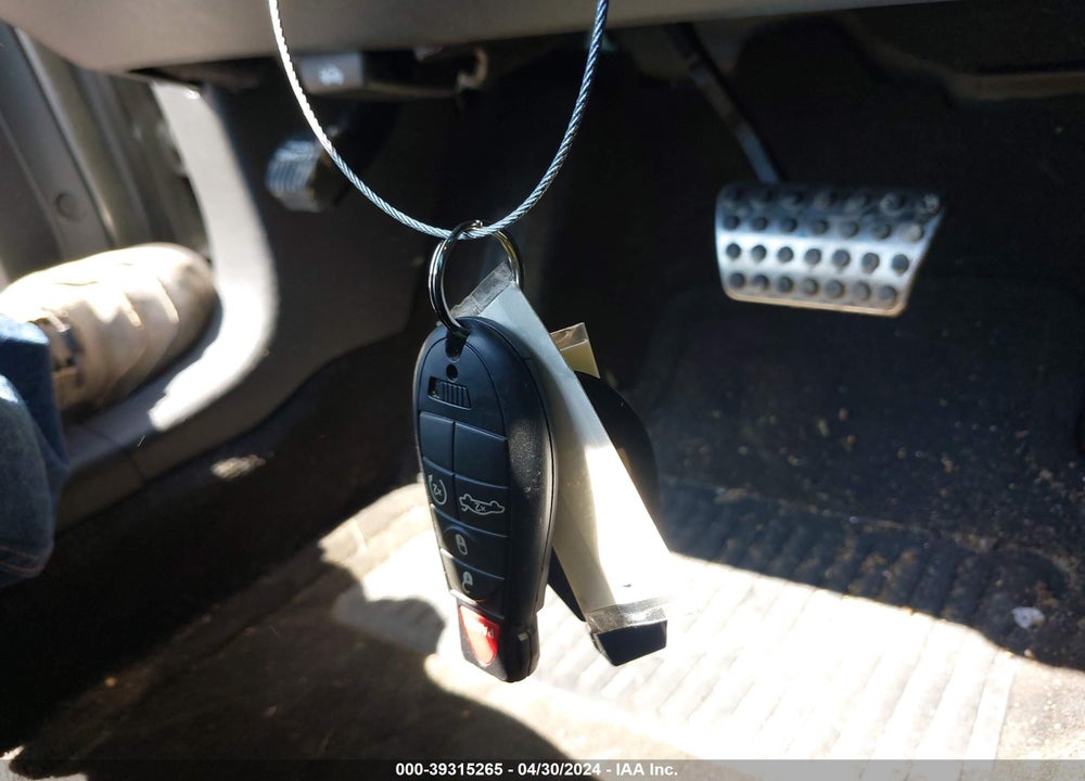 2012 DODGE CHALLENGER R/T VIN: 2C3CDYBT2CH226021