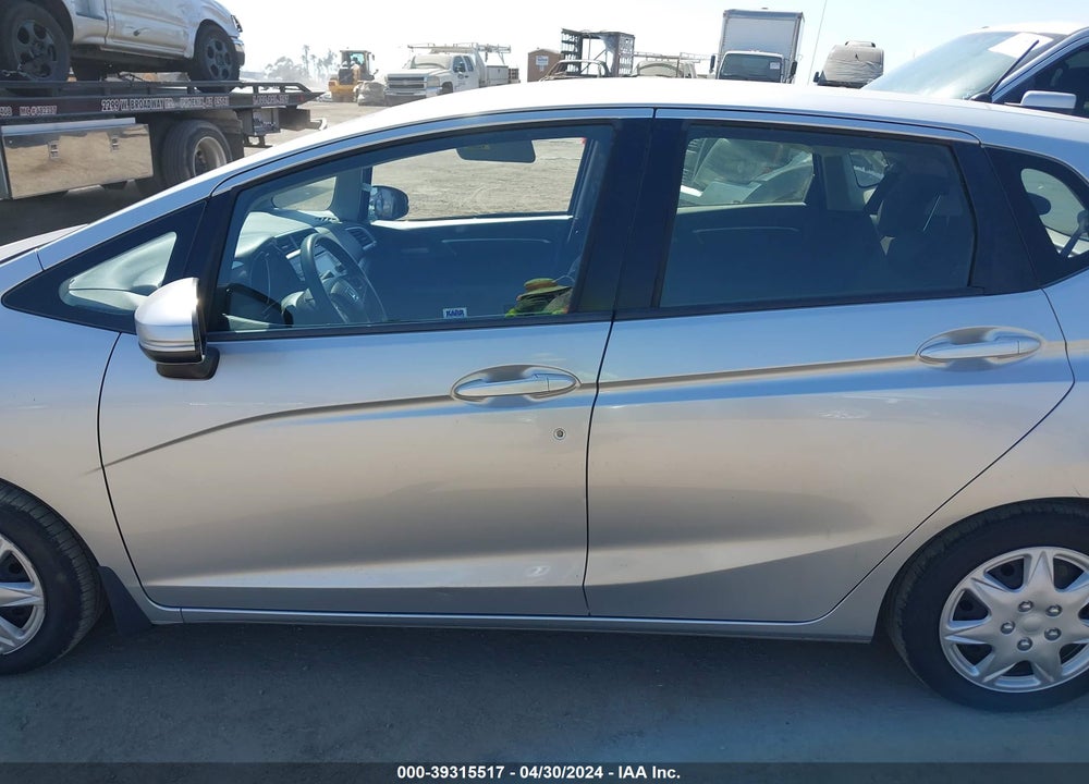 2016 HONDA FIT LX VIN: JHMGK5H55GS010011