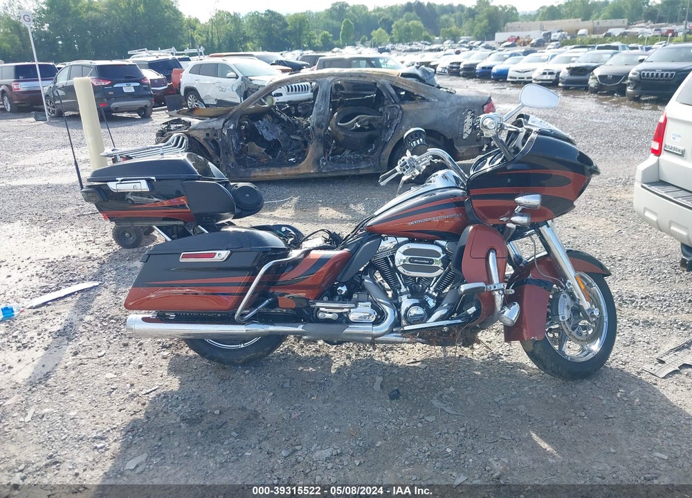 2015 HARLEY-DAVIDSON FLTRUSE CVO ROAD GLIDE VIN: 1HD1TAN12FB961116