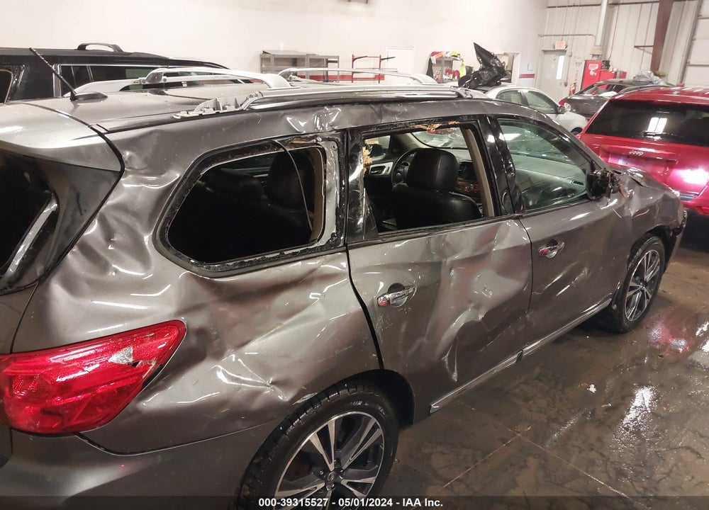 2017 NISSAN PATHFINDER PLATINUM VIN: 5N1DR2MM1HC622399