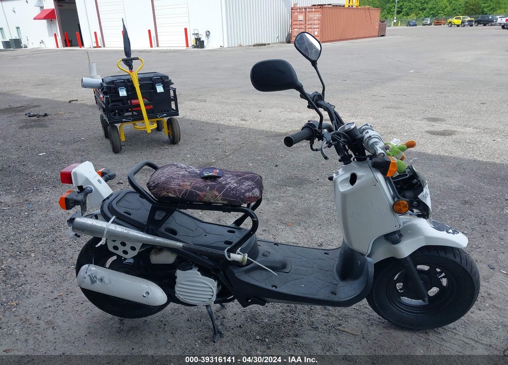 2011 HONDA NPS50 VIN: JH2AF5801BK701939
