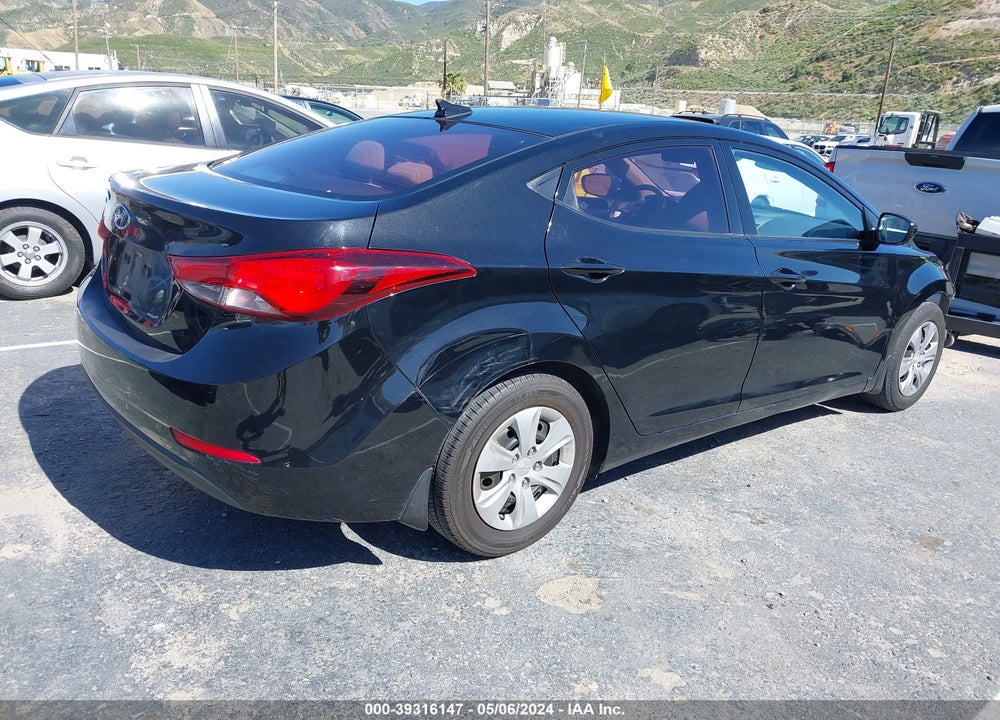 2016 HYUNDAI ELANTRA SE VIN: 5NPDH4AE5GH795099
