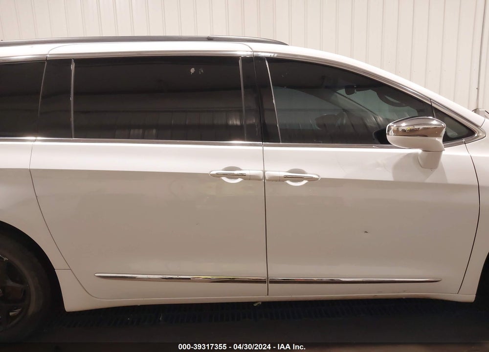 2019 CHRYSLER PACIFICA LIMITED VIN: 2C4RC1GG9KR731896