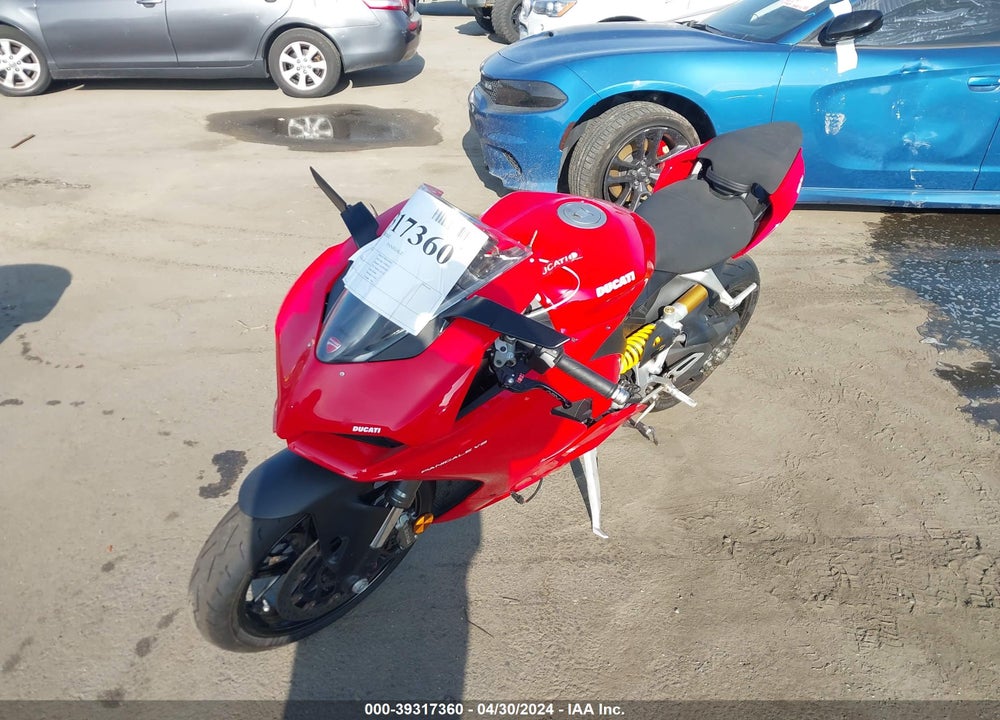 2021 DUCATI PANIGALE V2 VIN: ZDMHAATW9MB002642