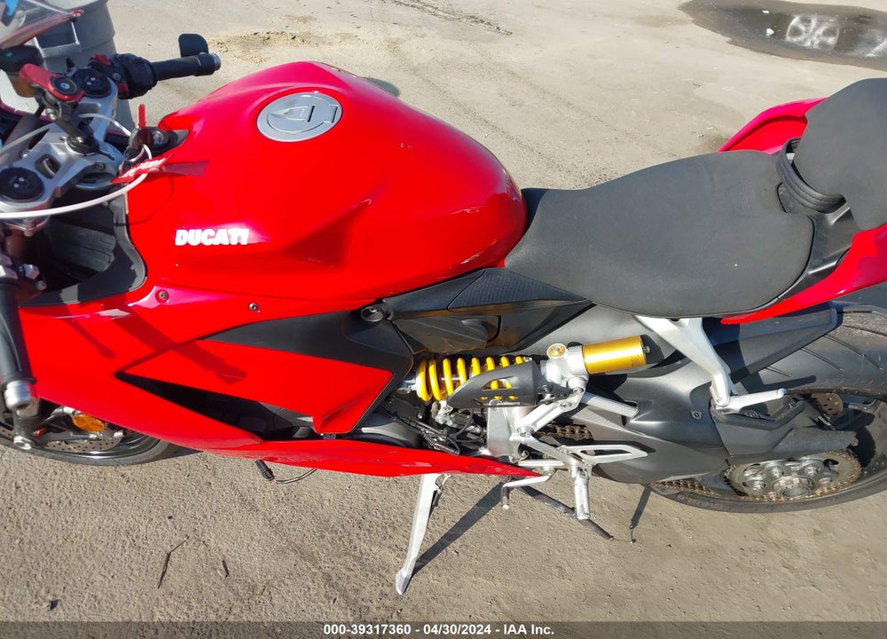 2021 DUCATI PANIGALE V2 VIN: ZDMHAATW9MB002642