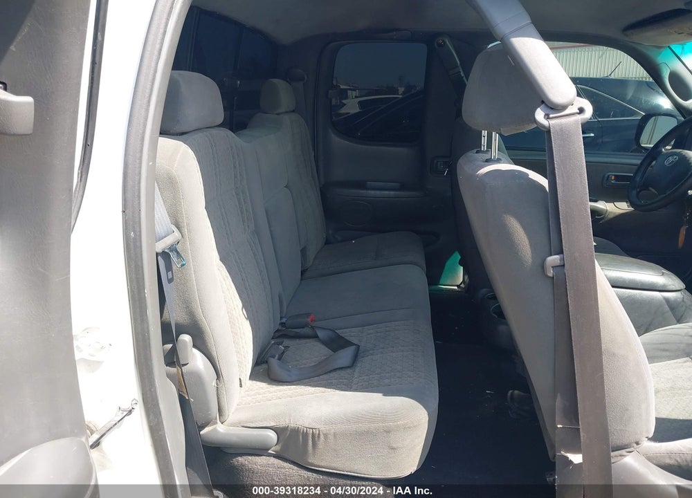 2004 TOYOTA TUNDRA SR5 V8 VIN: 5TBRT34164S454669