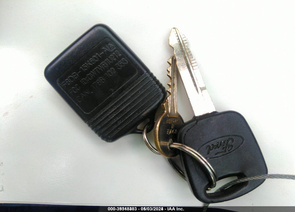 2001 FORD EXPEDITION XLT VIN: 1FMFU16L91LB29159