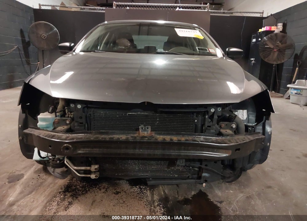 2011 VOLKSWAGEN JETTA 2.0L S VIN: 3VW2K7AJ8BM357796