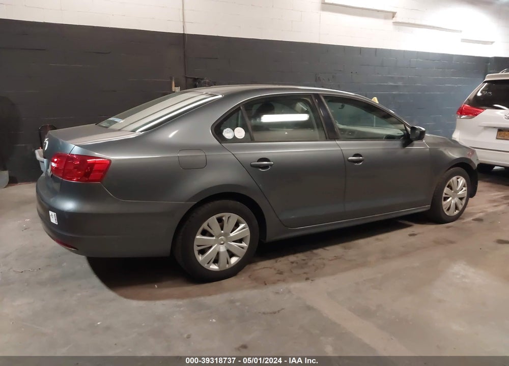 2011 VOLKSWAGEN JETTA 2.0L S VIN: 3VW2K7AJ8BM357796