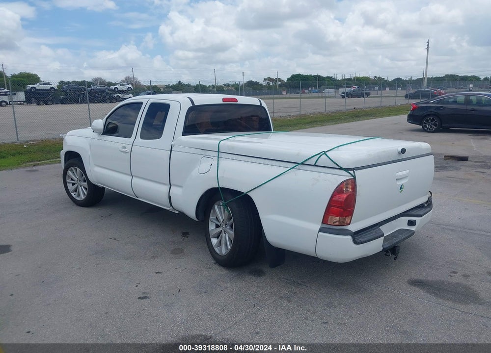 2015 TOYOTA TACOMA VIN: 5TFTX4CN7FX057092