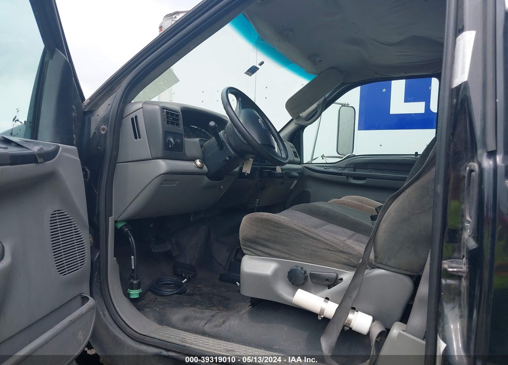 2005 FORD F-650 XL/XLT VIN: 3FRNX65R15V198861