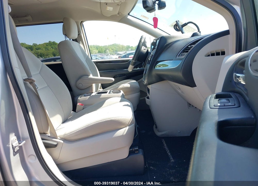 2011 CHRYSLER TOWN & COUNTRY TOURING VIN: 2A4RR5DGXBR723536