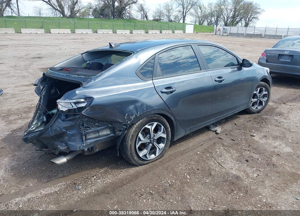 2019 KIA FORTE LXS VIN: 3KPF24AD2KE135097