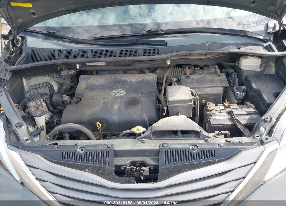 2013 TOYOTA SIENNA XLE V6 8 PASSENGER VIN: 5TDYK3DC3DS291969