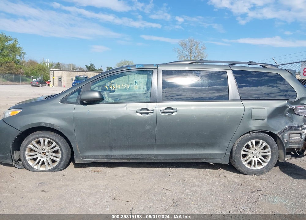 2013 TOYOTA SIENNA XLE V6 8 PASSENGER VIN: 5TDYK3DC3DS291969