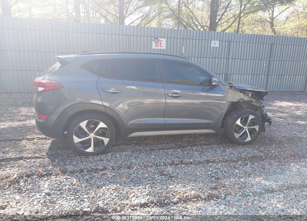 2018 HYUNDAI TUCSON VALUE VIN: KM8J3CA24JU683632