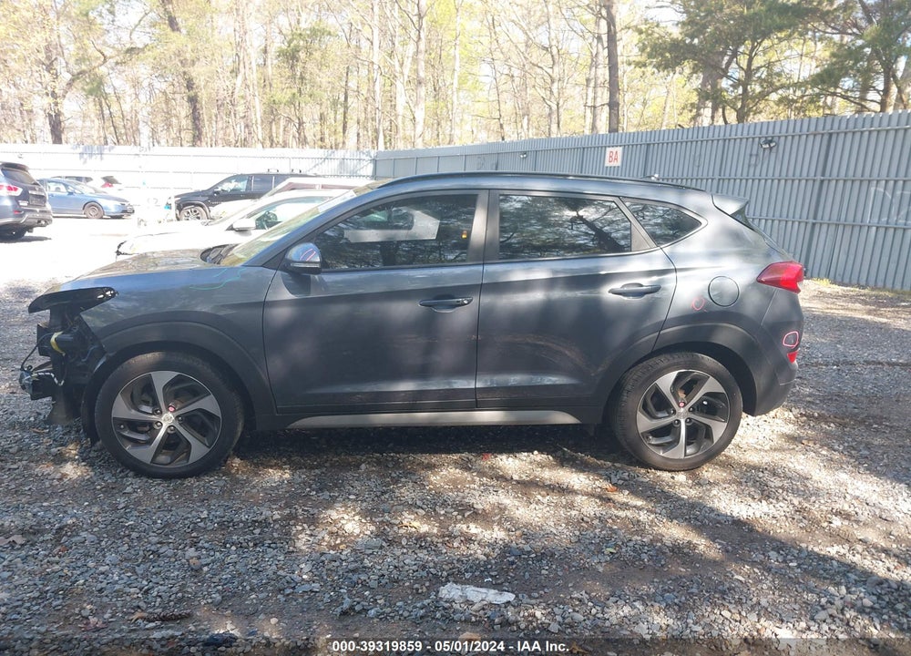 2018 HYUNDAI TUCSON VALUE VIN: KM8J3CA24JU683632