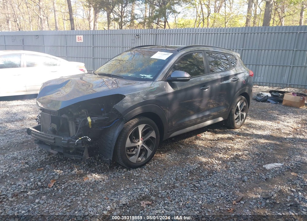 2018 HYUNDAI TUCSON VALUE VIN: KM8J3CA24JU683632