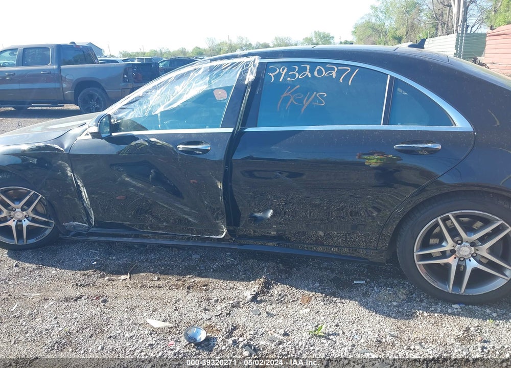 2016 MERCEDES-BENZ S 550 4MATIC VIN: WDDUG8FB6GA264628