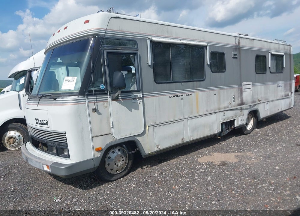 1988 CHEVROLET P30 VIN: 1GBKP37W6J3314014