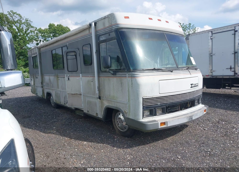 1988 CHEVROLET P30 VIN: 1GBKP37W6J3314014