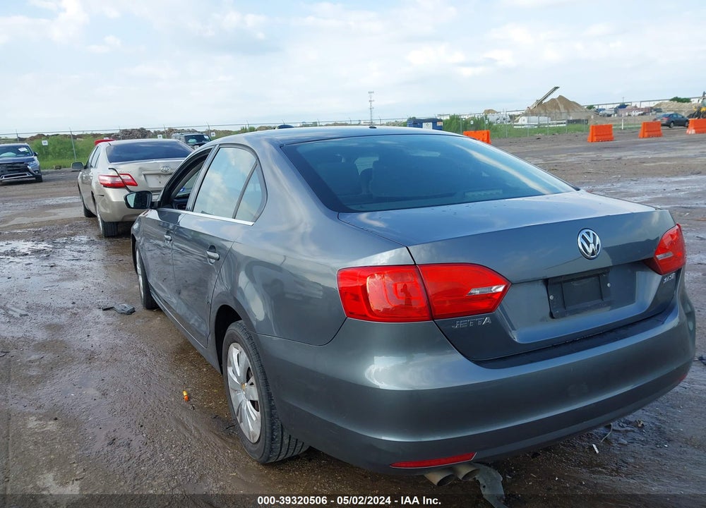 2013 VOLKSWAGEN JETTA 2.5L SE VIN: 3VWDP7AJ7DM402921