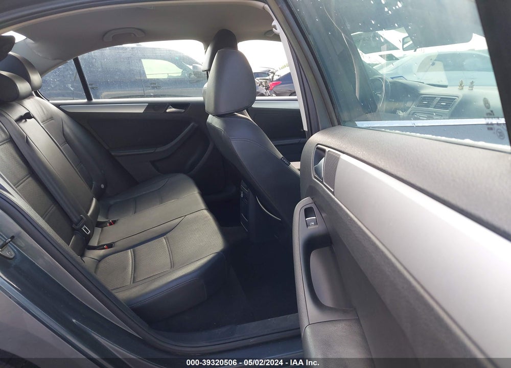 2013 VOLKSWAGEN JETTA 2.5L SE VIN: 3VWDP7AJ7DM402921