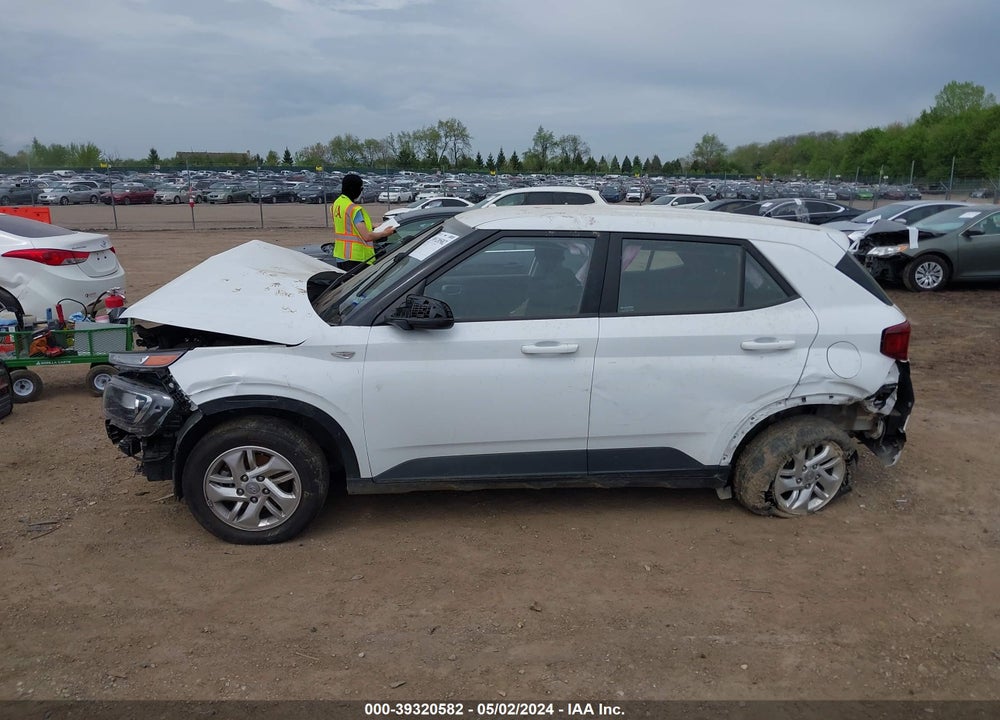 2022 HYUNDAI VENUE SE VIN: KMHRB8A37NU186494