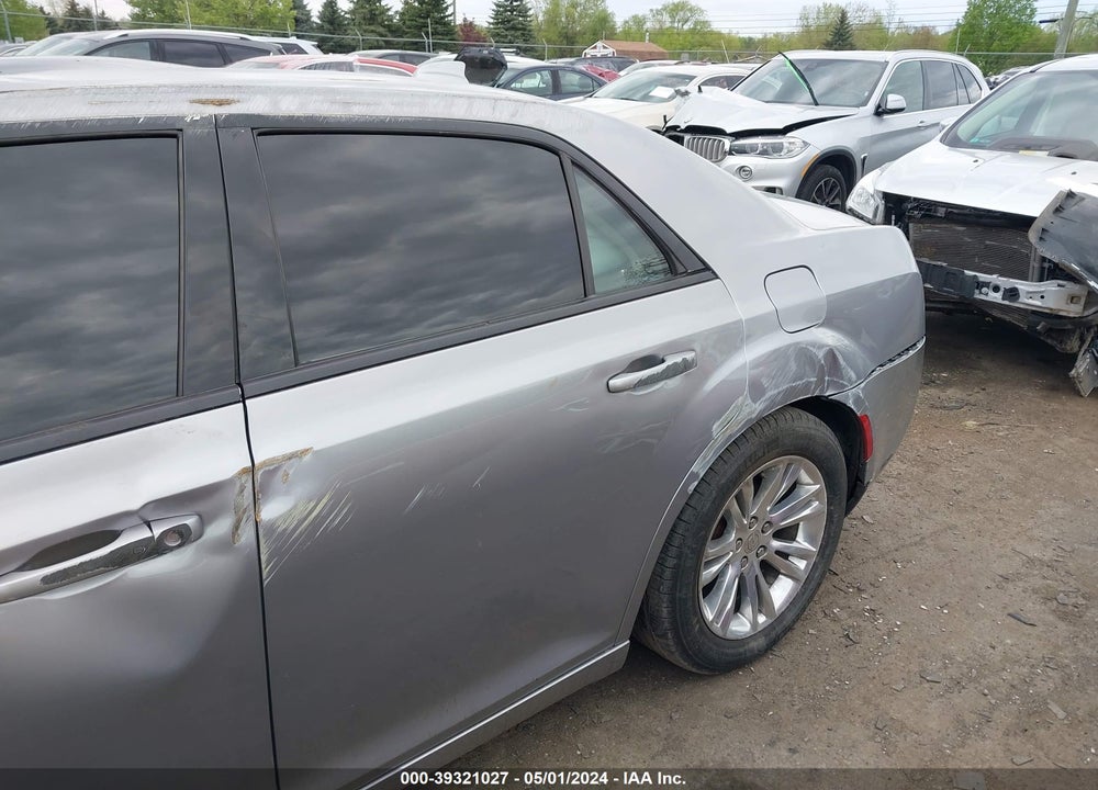 2017 CHRYSLER 300 LIMITED VIN: 2C3CCAAG2HH570437