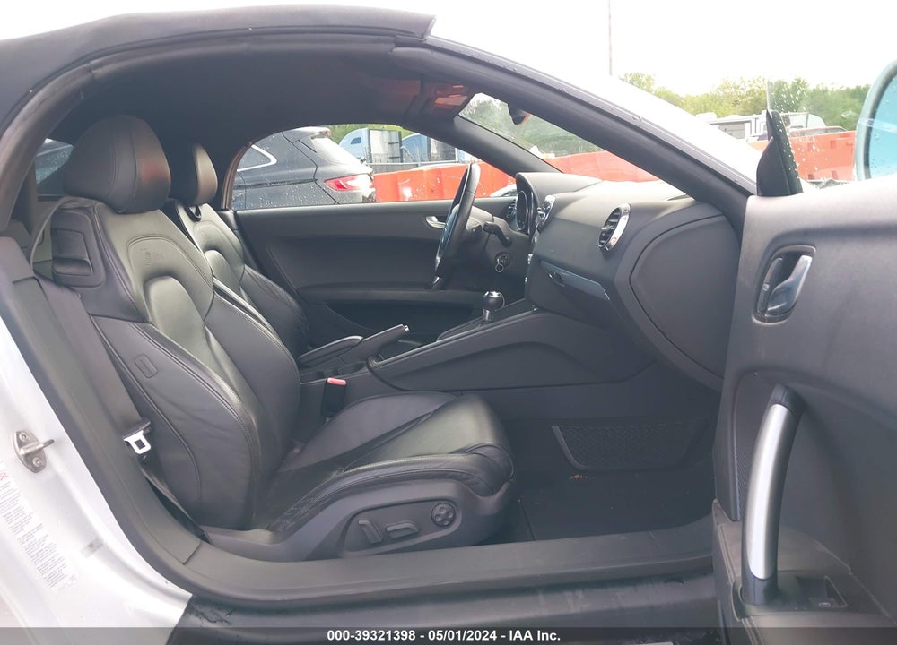 2009 AUDI TT 2.0T VIN: TRUYF38J891002592
