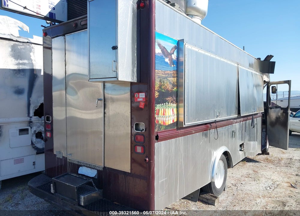 2002 WORKHORSE CUSTOM CHASSIS FORWARD CONTROL CHASSIS P4500 VIN: 5B4KP42R323348812
