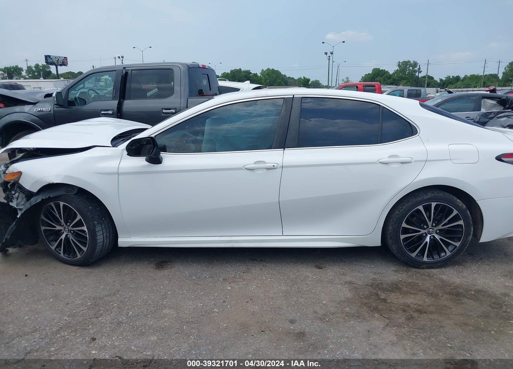 2018 TOYOTA CAMRY SE VIN: 4T1B11HK5JU016783