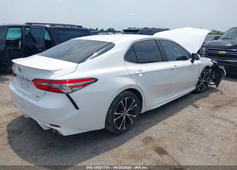 2018 TOYOTA CAMRY SE VIN: 4T1B11HK5JU016783