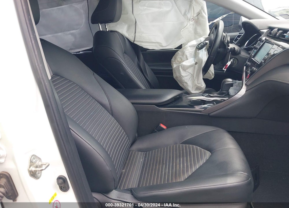 2018 TOYOTA CAMRY SE VIN: 4T1B11HK5JU016783